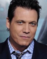 Holt McCallany