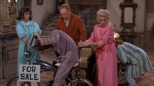 Petticoat Junction - 34. epizoda