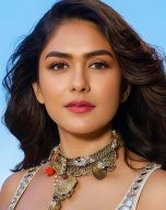 Mrunal Thakur