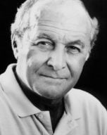 Robert Loggia