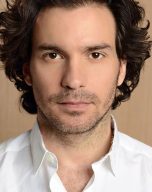 Santiago Cabrera