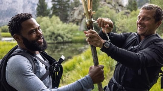 V divočině s Bearem Gryllsem: Výzva - Anthony Anderson v pohoří Sierra Nevada