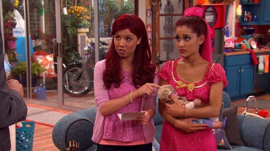 Sam & Cat - Hlídání panenky/Chůvy pro panenku