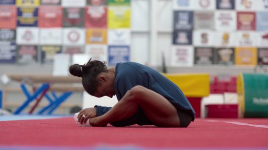 Simone Biles se zvedá - Dosáhnu nemožného