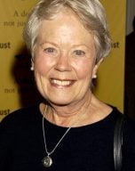 Annette Crosbie