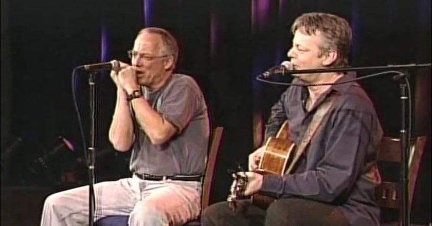 Tommy Emmanuel - Center Stage