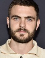 Alex Roe