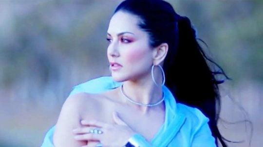 Karenjit Kaur: The Untold Story of Sunny Leone - 6. epizoda