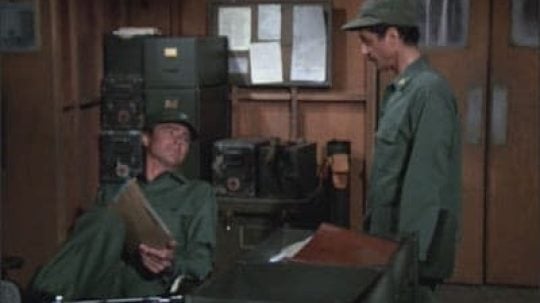 M*A*S*H - Kam kráčíte, kapitáne Chandlere?