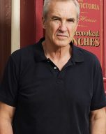 Larry Lamb