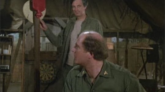 M*A*S*H - Pozor na Flagga, chlapci!