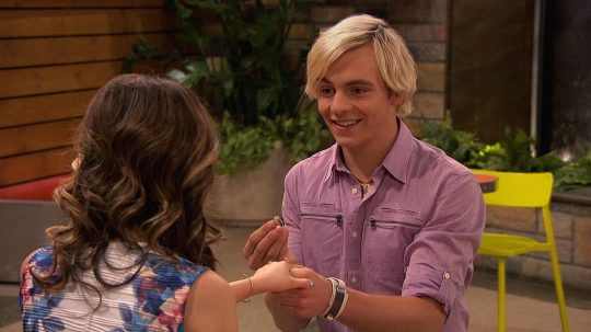 Austin a Ally - O návratech & osudu