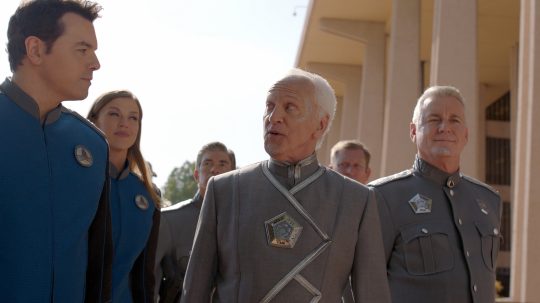 The Orville - Celý svět je narozeninový dort