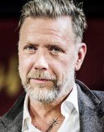 Mikael Persbrandt