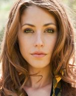 Amanda Crew