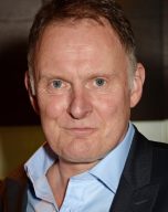 Robert Glenister