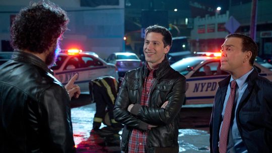 Brooklyn 99 - Vzájemná pojišťovna Gray Star