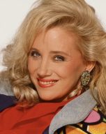 Sally Kirkland