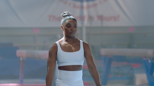 Simone Biles se zvedá - Přepište dějiny