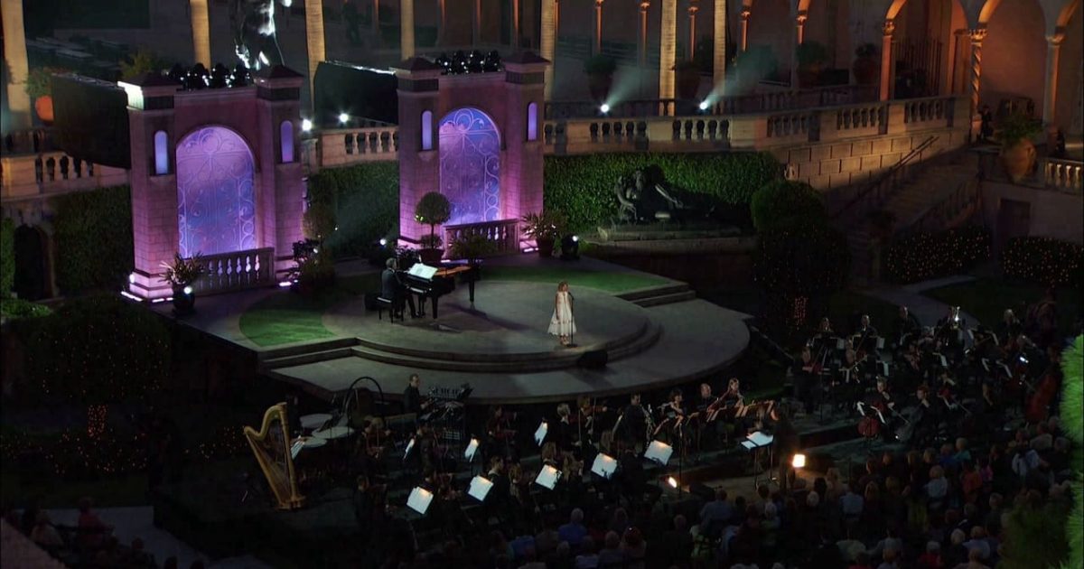 Jackie Evancho - Dream With Me in Concert