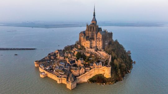 Velkolepé stavby dávnověku - Mont Saint-Michel