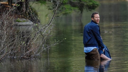 Knězem na útěku - Cti otce a matku přítele svého