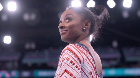 Simone Biles se zvedá - Povstanu