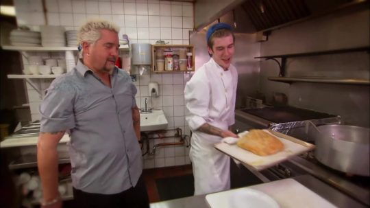 Diners, Drive-Ins and Dives - 13. epizoda