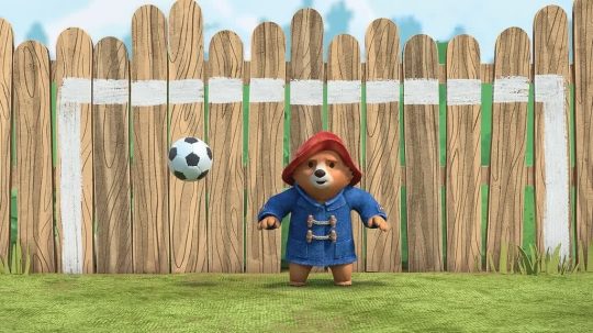 Dobrodružství medvídka Paddingtona - Paddington hraje fotbal