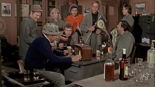 M*A*S*H - Armáda versus Námořnictvo