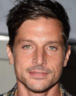 Simon Rex