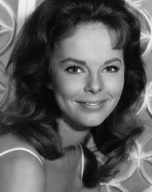 Anne Helm