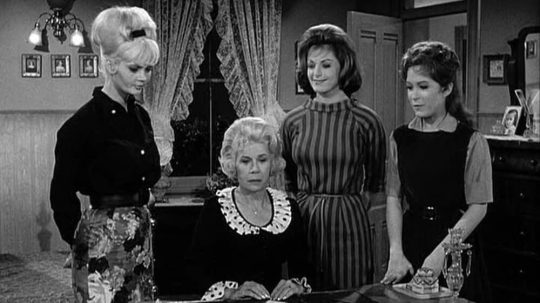 Petticoat Junction - 32. epizoda