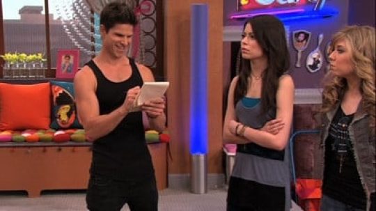 iCarly - iCarly si najme idiota