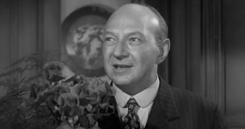 Alfred Hitchcock uvádí