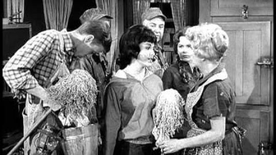 Petticoat Junction - 34. epizoda