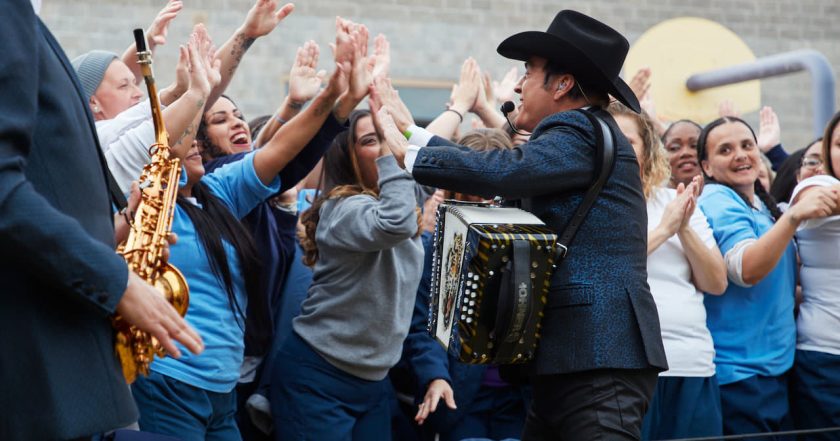 Los Tigres del Norte ve věznici Folsom