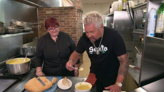 Diners, Drive-Ins and Dives - 1. epizoda